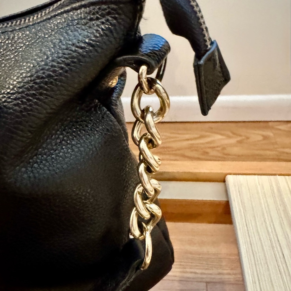 Kate Spade Black Pebbled Leather Crossbody with Gold Chain and bracelet bundle. - Picture 4 of 8